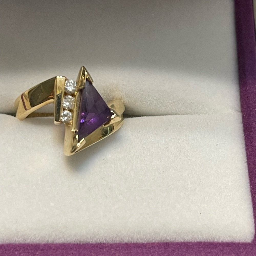 Genuine amethyst ring w/ diamond accents 14k gold - Picture 7 of 11